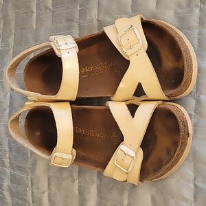 Birkenstock girls sandals. Size 3.5